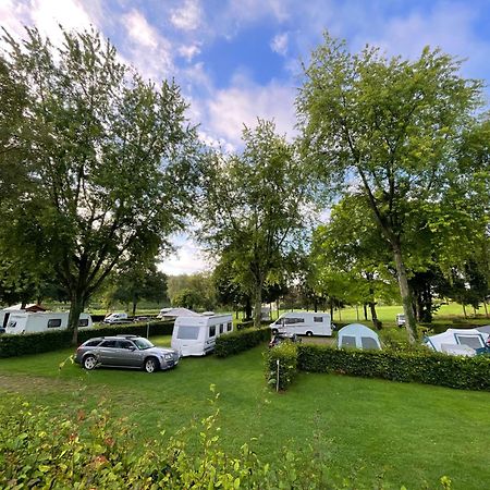 Camping Les Portes Du Perche Mamers 外观 照片