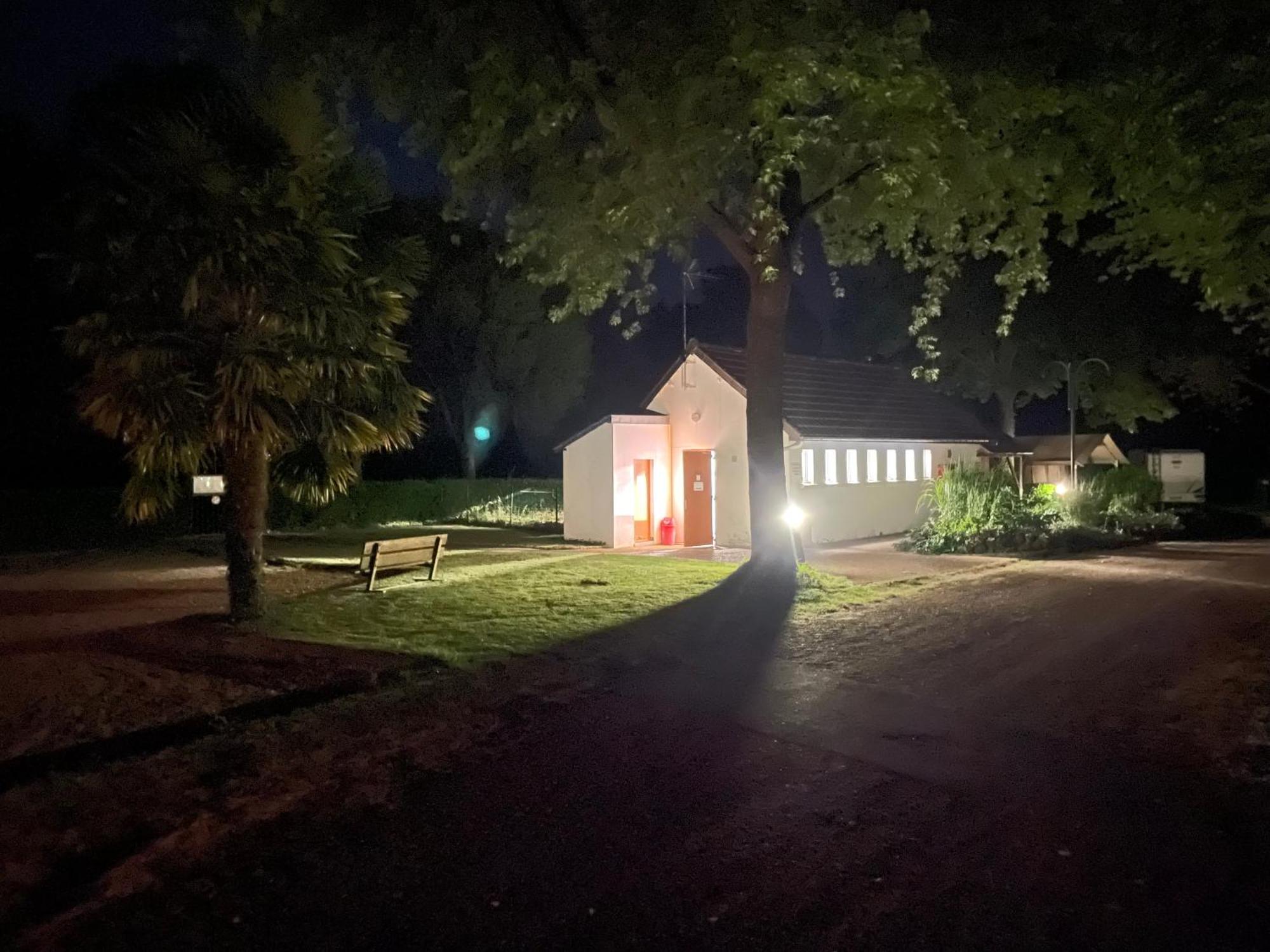 Camping Les Portes Du Perche Mamers 外观 照片
