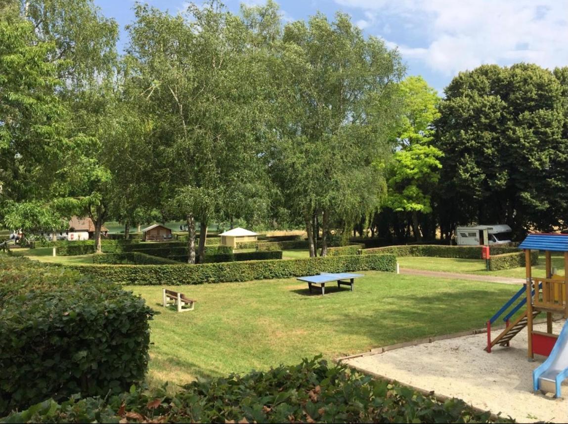 Camping Les Portes Du Perche Mamers 外观 照片